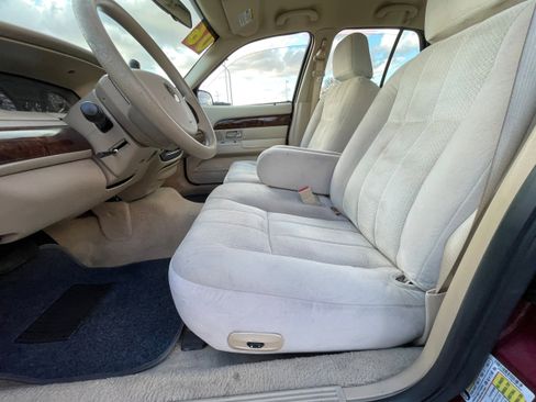 Used 2006 Mercury Grand Marquis GS image 12