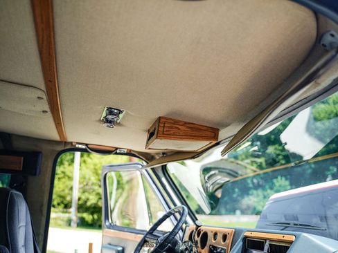 Used 1988 Chevrolet G20 RWD image 34