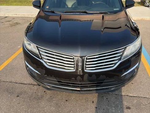 Used 2016 Lincoln MKC Premiere FWD image 2