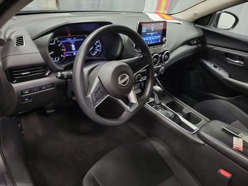 Used 2025 Nissan Sentra SV FWD image 13