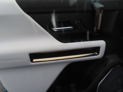 Used 2024 GMC Hummer EV 3X w/ Omega Edition image 11