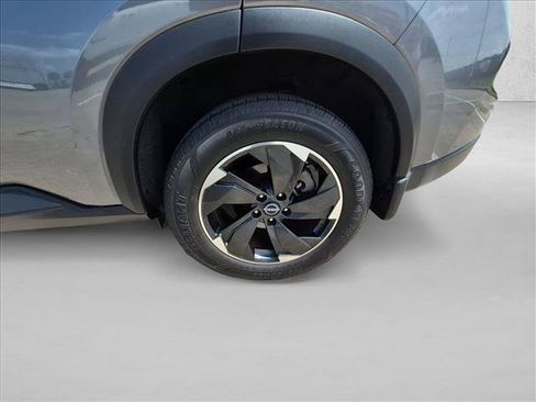 Used 2024 Nissan Rogue SV FWD image 14