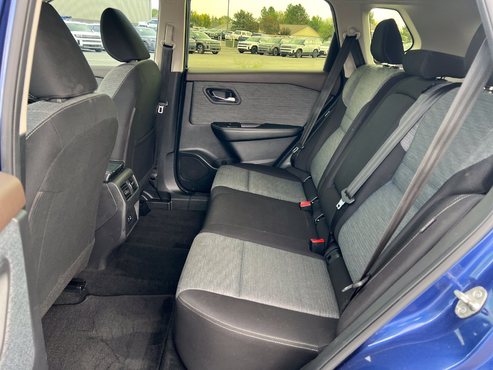 Used 2023 Nissan Rogue SV AWD/4WD image 23
