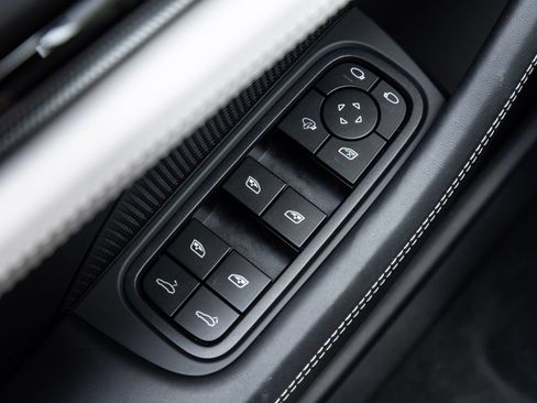 Certified 2025 Porsche Panamera image 20