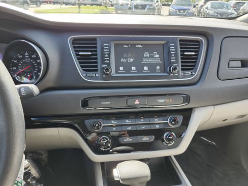 Used 2020 Kia Sedona L FWD image 27