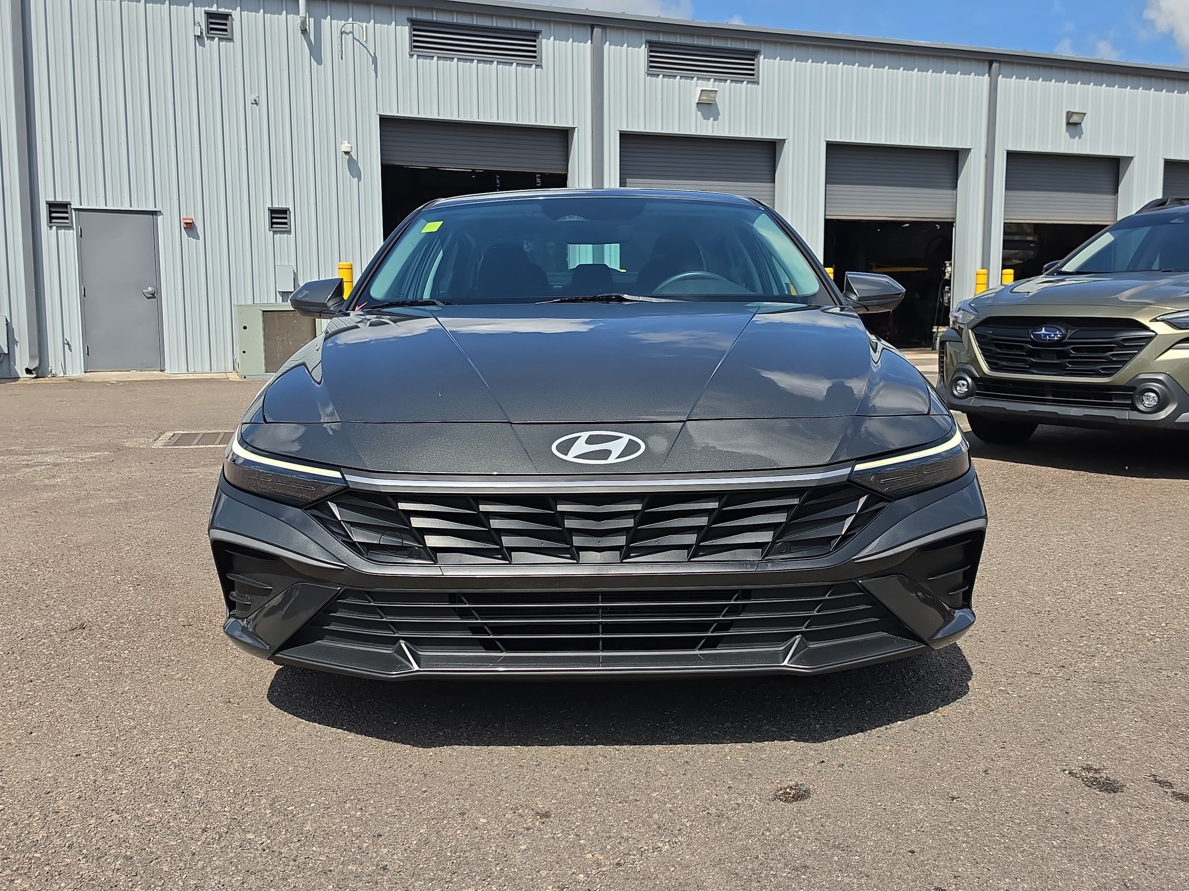 Used 2024 Hyundai Elantra SEL FWD image 3