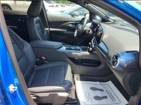 Used 2024 Chevrolet Equinox EV LT FWD image 4