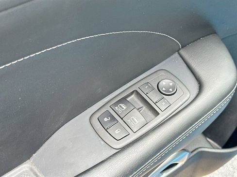 Used 2023 Dodge Challenger R/T w/ Plus Package image 18