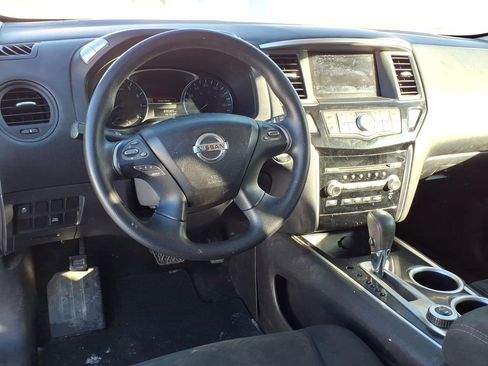 Used 2015 Nissan Pathfinder S image 17
