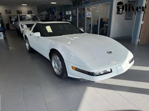 Used 1991 Chevrolet Corvette Coupe RWD image 1