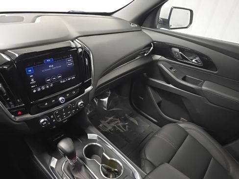 Used 2023 Chevrolet Traverse RS AWD/4WD image 26