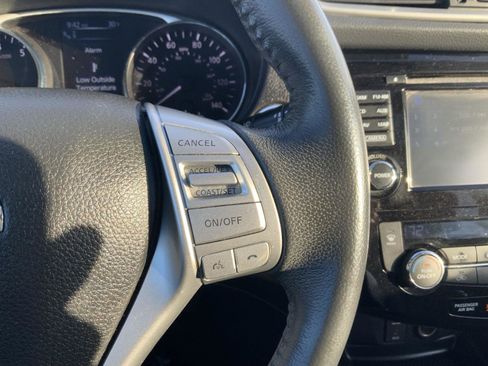 Used 2016 Nissan Rogue SL w/ SL Premium Package image 32