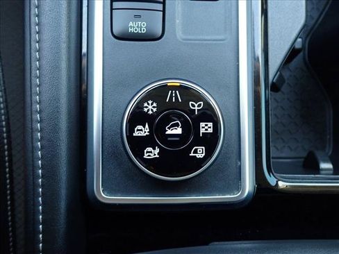 Used 2023 Nissan Pathfinder SL AWD/4WD image 22