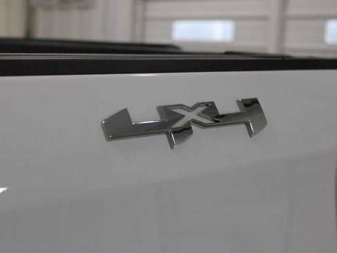 Used 2025 GMC Sierra 1500 SLT image 24