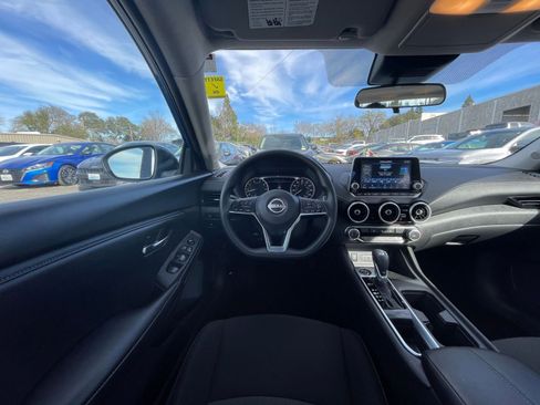 Used 2025 Nissan Sentra SV image 32