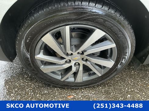 Used 2022 Chevrolet Equinox Premier FWD image 9