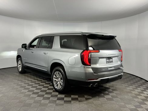 Used 2025 GMC Yukon XL Denali image 8