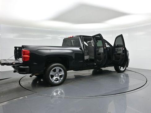 Used 2018 Chevrolet Silverado 1500 Custom w/ Custom Value Package image 5