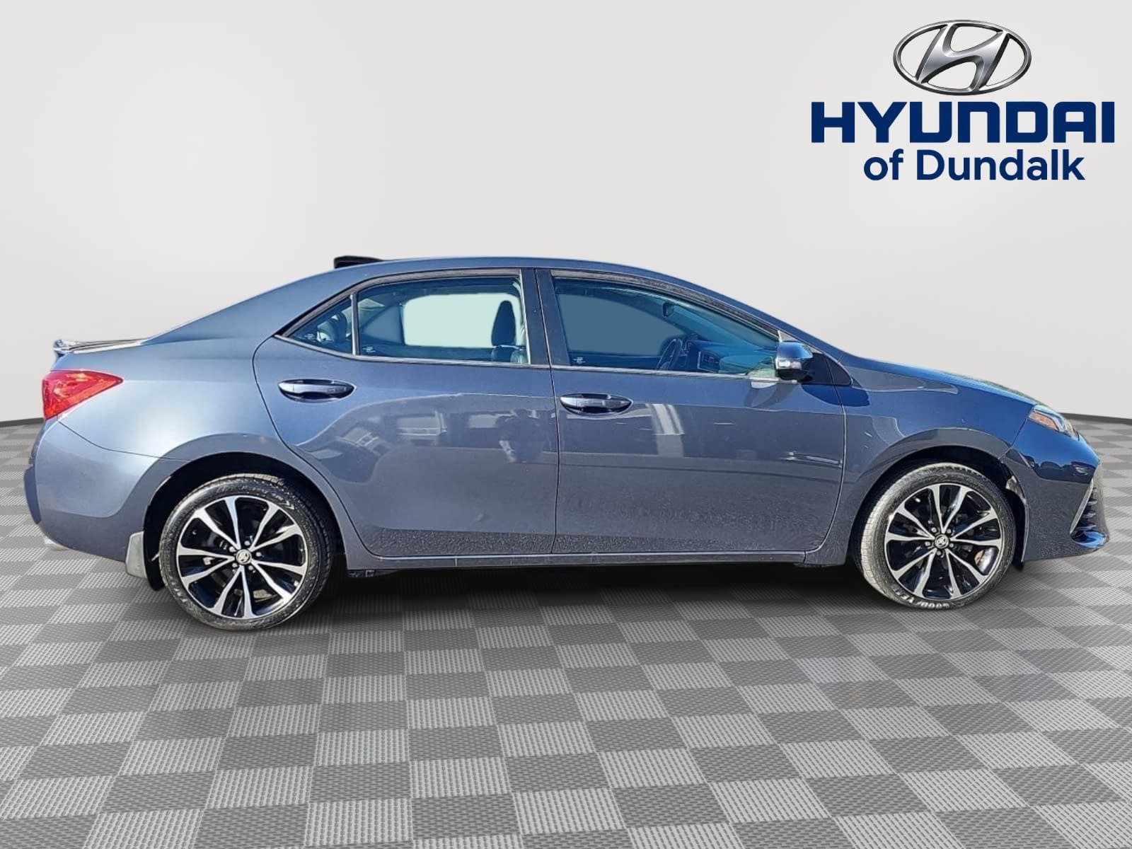 Used 2019 Toyota Corolla SE FWD image 3