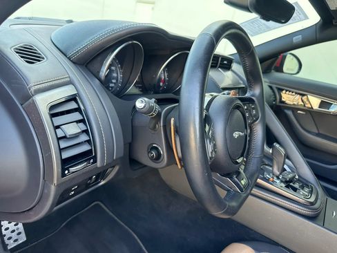 Used 2015 Jaguar F-TYPE R RWD image 27