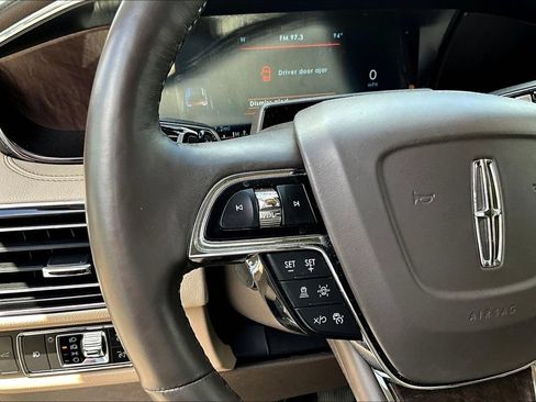 Used 2022 Lincoln Navigator Reserve AWD/4WD image 11