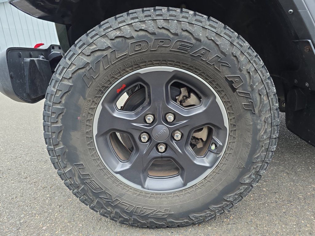 Used 2022 Jeep Gladiator Rubicon w/ Cold Weather Group AWD/4WD image 33