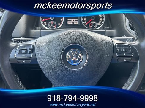Used 2016 Volkswagen Tiguan S image 7
