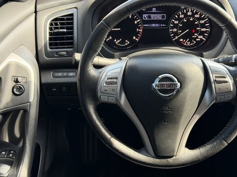 Used 2016 Nissan Altima 2.5 SL w/ 2.5 Technology w/LED Package FWD image 19