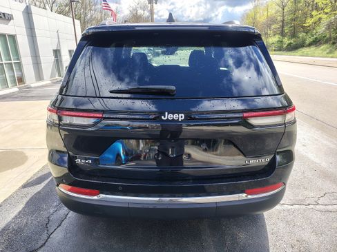 Certified 2024 Jeep Grand Cherokee Limited AWD/4WD image 8
