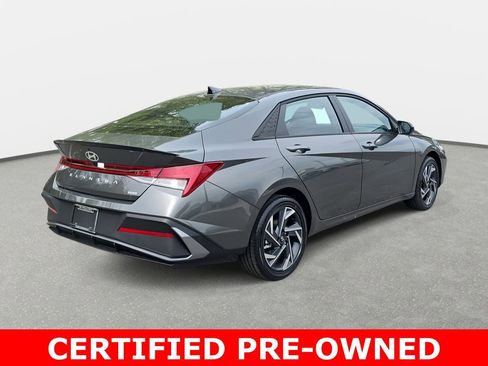 Certified 2025 Hyundai Elantra SEL FWD image 5