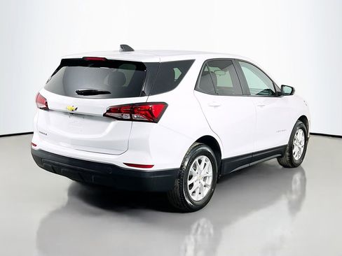 Used 2023 Chevrolet Equinox LS w/ LS Convenience Package image 5