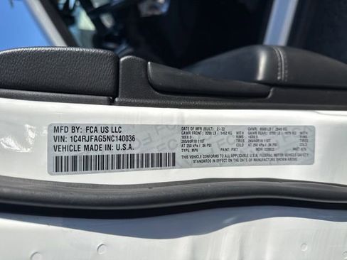 Used 2022 Jeep Grand Cherokee Laredo X image 30