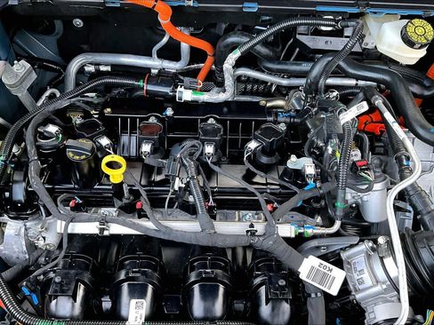 Used 2025 Ford Maverick XLT image 32