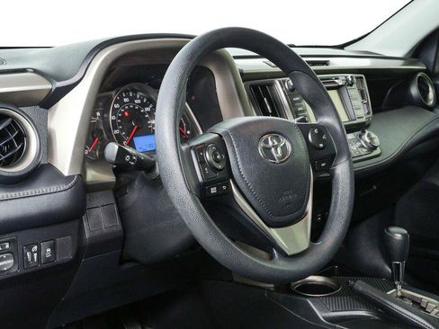 Used 2014 Toyota RAV4 XLE FWD image 4