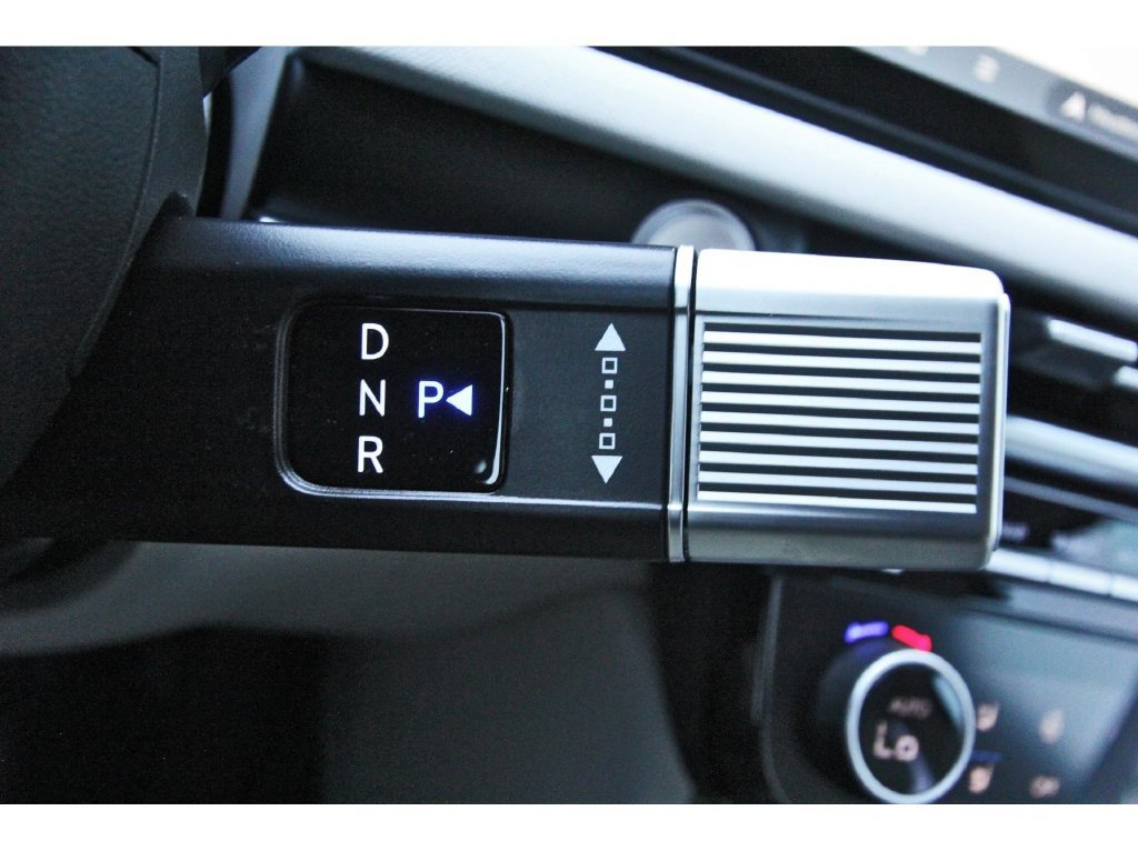 New 2026 Hyundai Tucson Limited FWD image 18