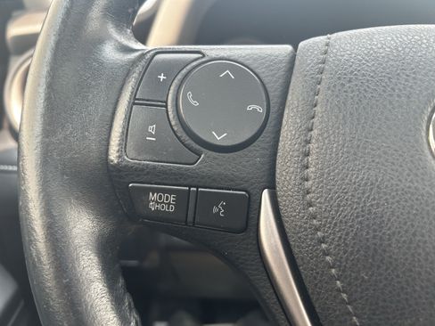 Used 2018 Toyota RAV4 XLE AWD/4WD image 23