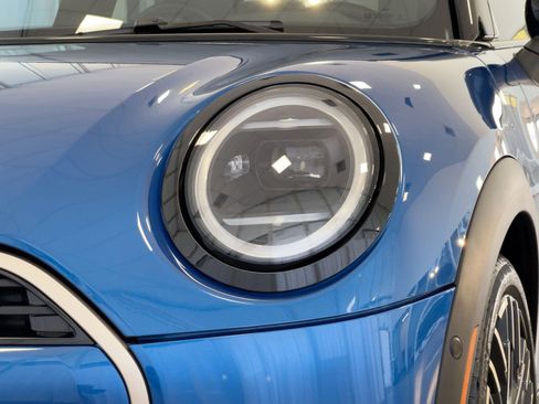 Certified 2025 MINI Cooper S image 11