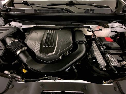 Used 2025 Chevrolet Traverse LT image 10