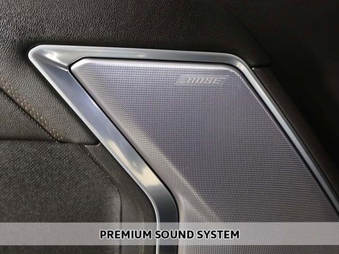 Used 2022 Chevrolet Silverado 1500 High Country w/ Technology Package AWD/4WD image 4