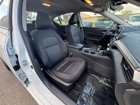 Used 2025 Nissan Altima 2.5 SV image 37