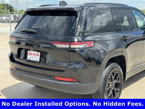 Used 2025 Jeep Grand Cherokee Altitude AWD/4WD image 7