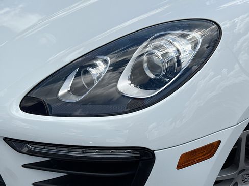 Used 2018 Porsche Macan AWD/4WD image 9
