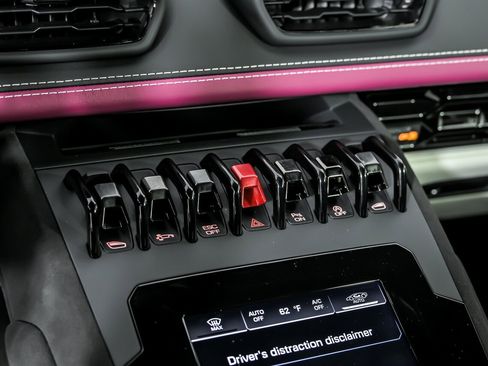 Used 2023 Lamborghini Huracan Tecnica image 34