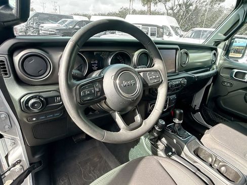 Used 2023 Jeep Wrangler Unlimited w/ Cold Weather Group image 12