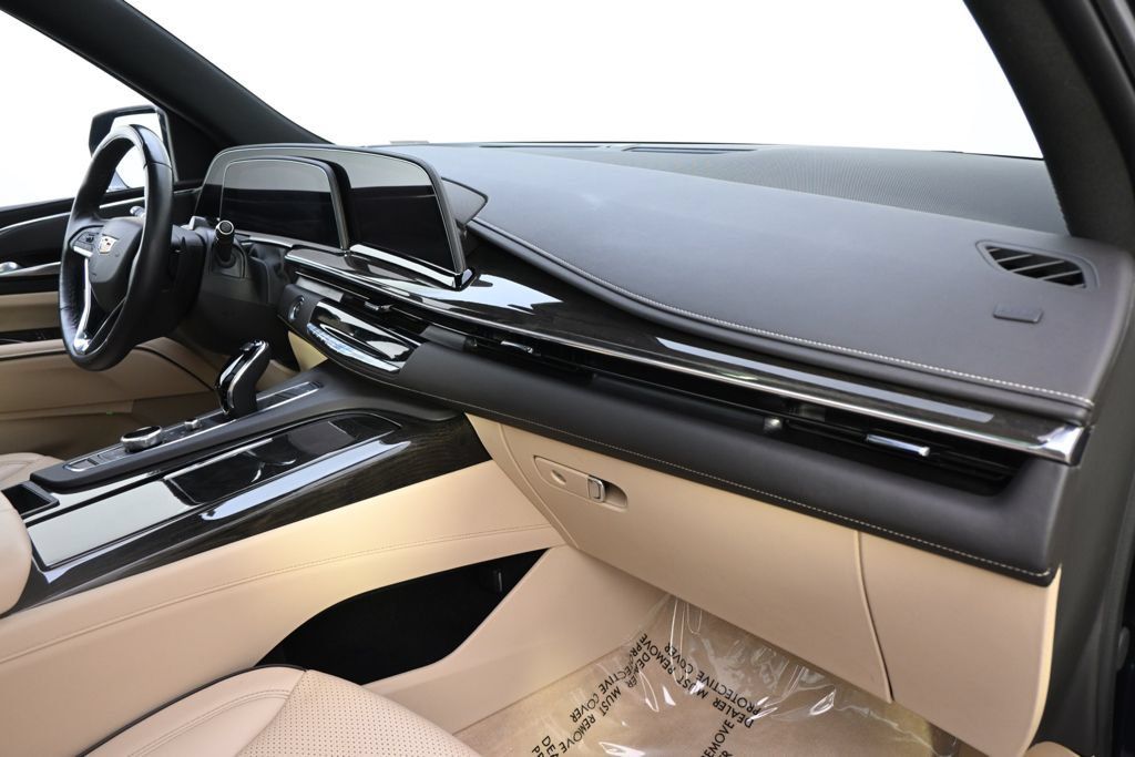 Certified 2024 Cadillac Escalade Premium Luxury w/ LPO, Floor Liner Package AWD/4WD image 15