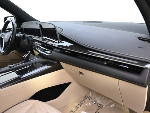 Used 2024 Cadillac Escalade Premium Luxury w/ LPO, Floor Liner Package AWD/4WD image 15