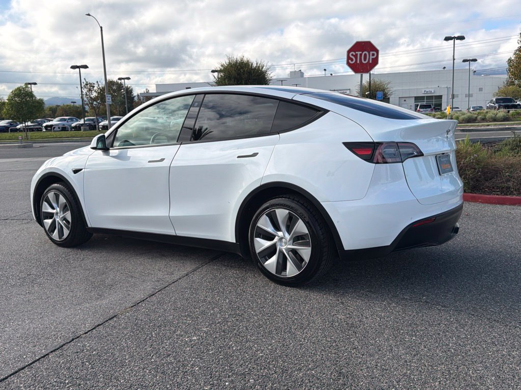 Used 2021 Tesla Model Y Long Range AWD/4WD image 11