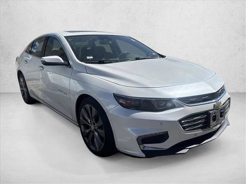 Used 2016 Chevrolet Malibu Premier w/ Driver Confidence Package II FWD image 9