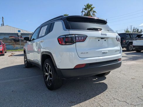 Used 2025 Jeep Compass Limited AWD/4WD image 7