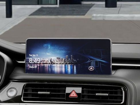 Used 2025 Genesis G70 2.5T image 12